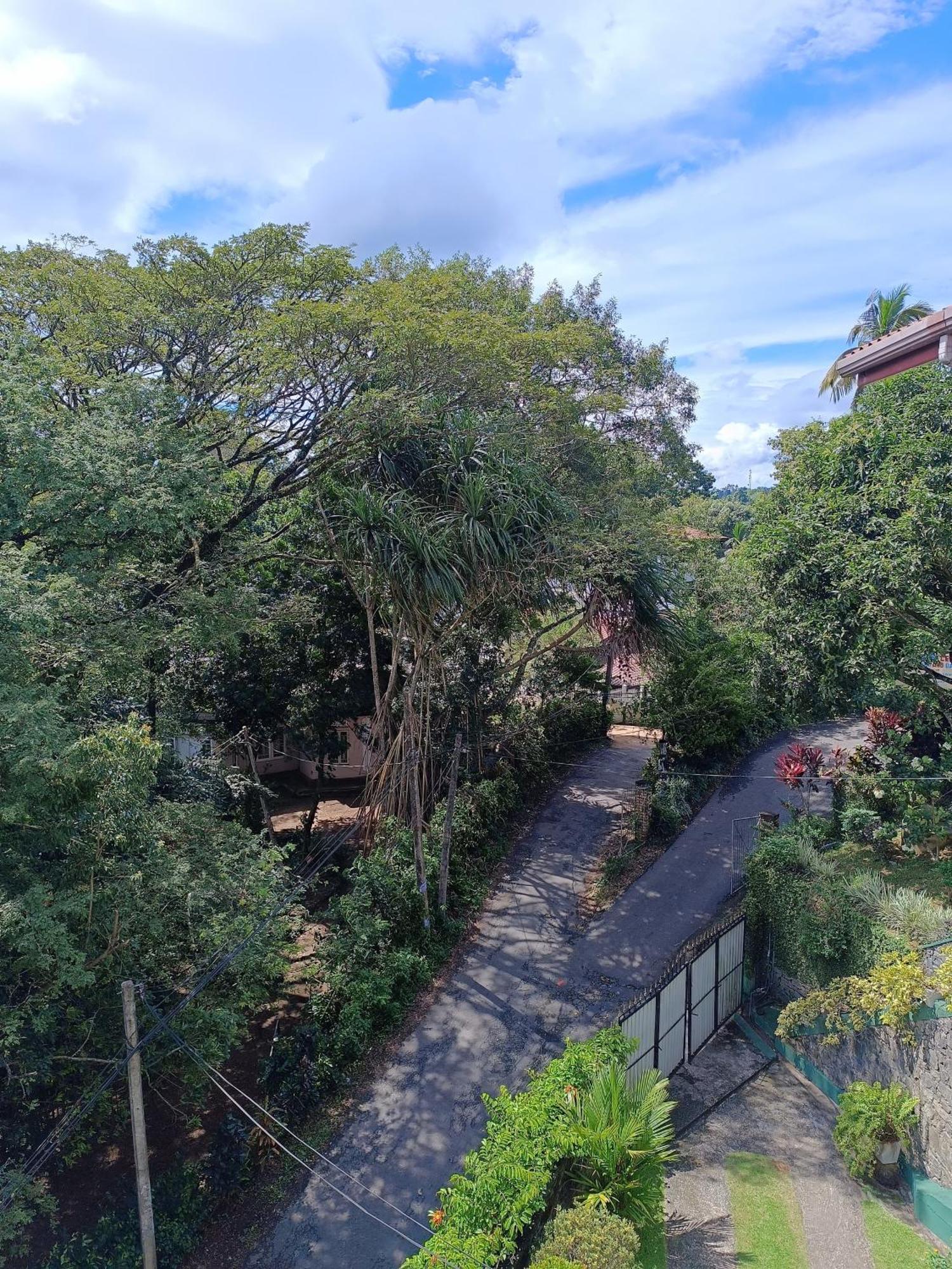 Shalom Appartement Peradeniya Buitenkant foto