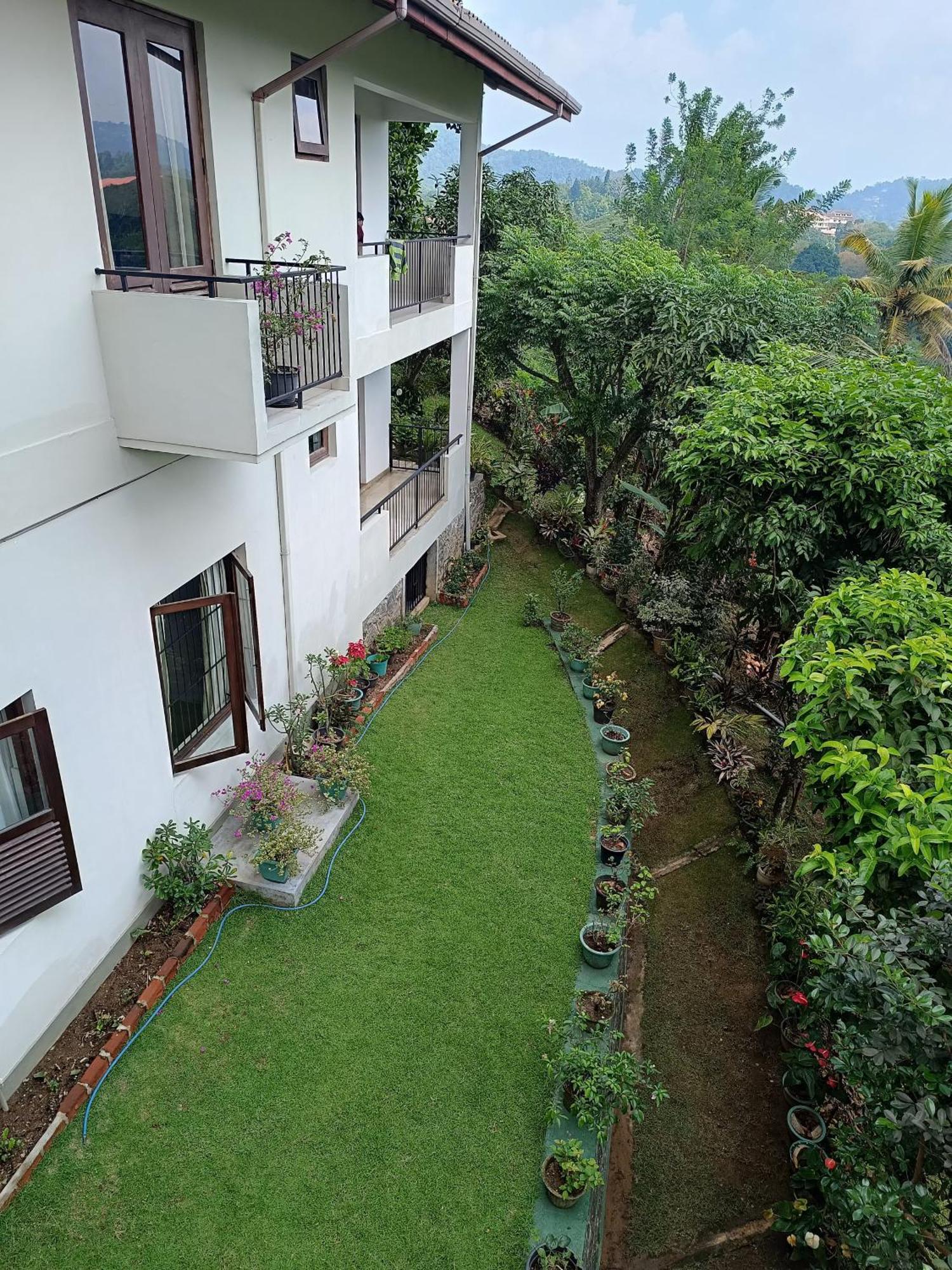 Shalom Appartement Peradeniya Buitenkant foto